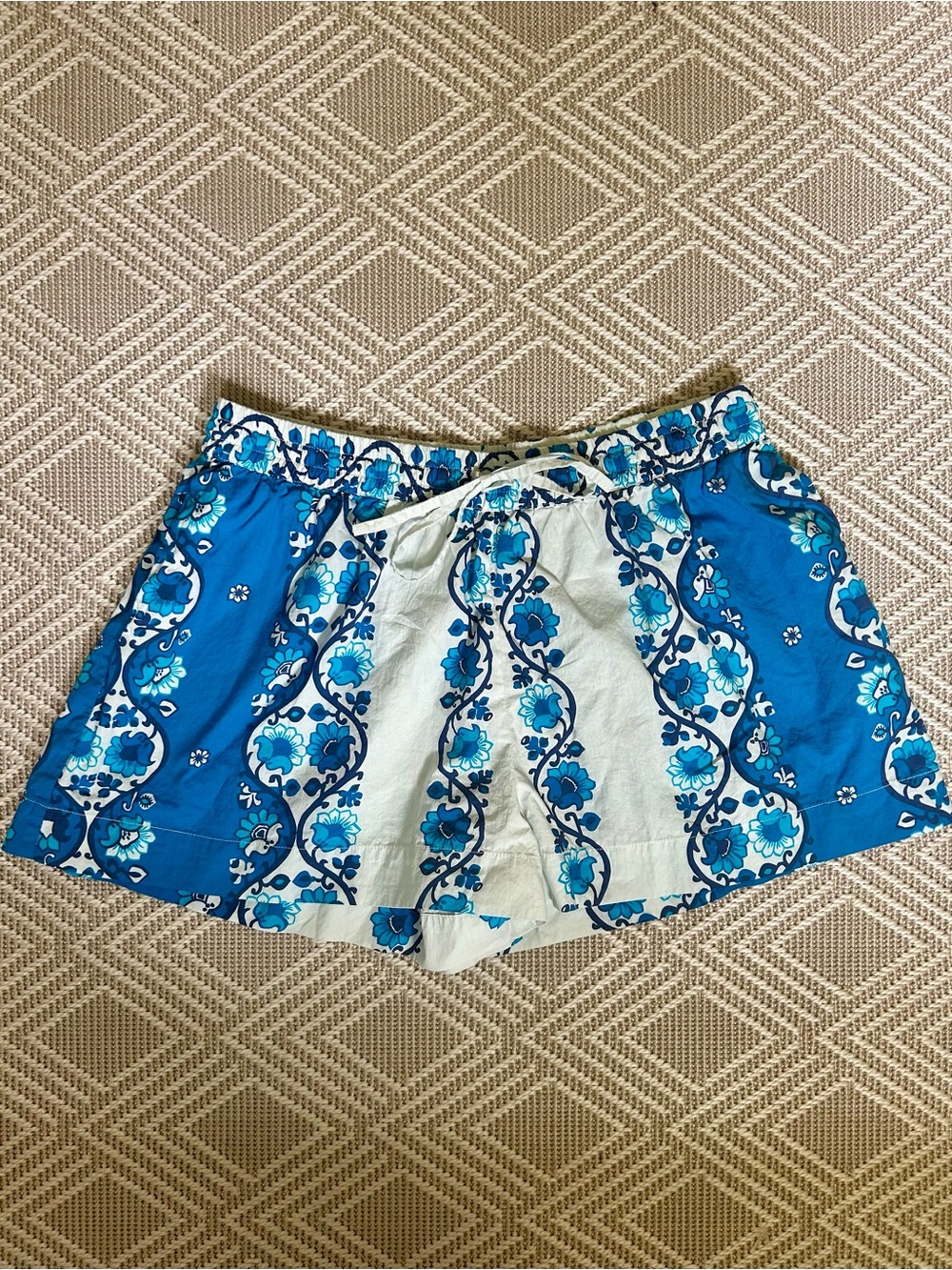 LOVE THE LABEL bay shorts in lynne print